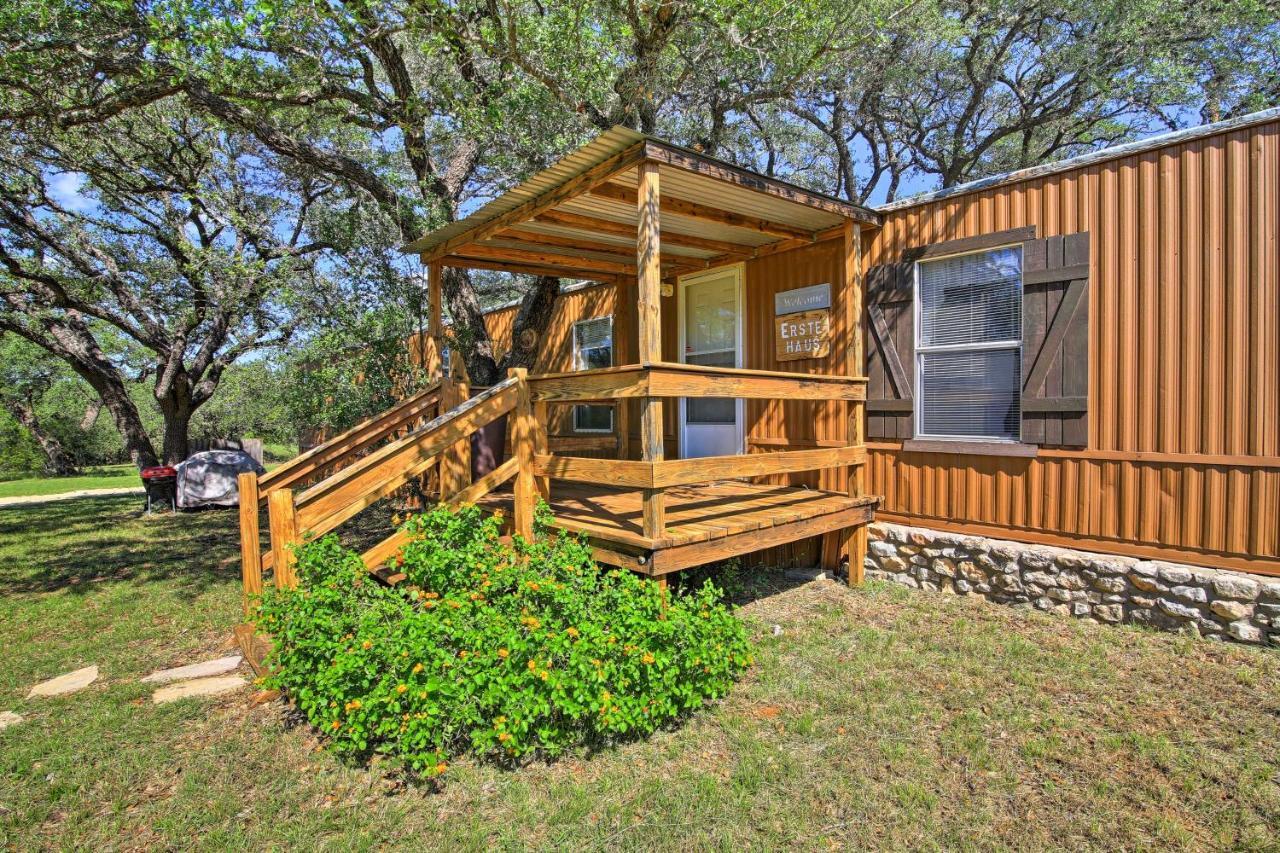 Holiday home Quiet With Deck And Mountain Views!